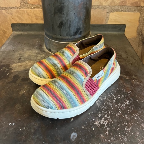 Ariat Women’s Ryder Slip-On Shoe, 6.5, Serape, very good condition. - Picture 6 of 7